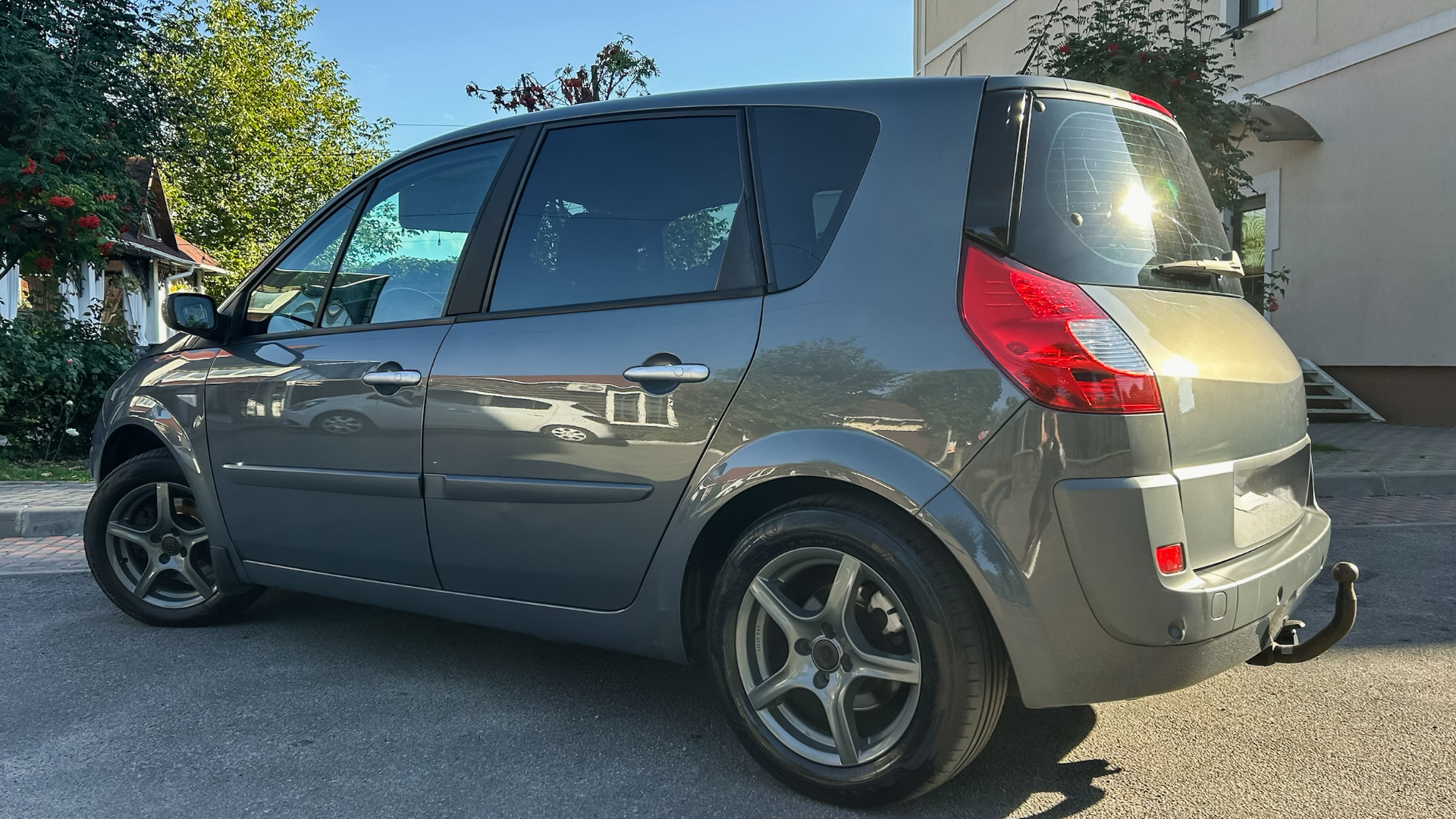 Dịch vụ thuê xe 4-7-16 chỗ uy tín tại Cửa Lò - MlinkGo